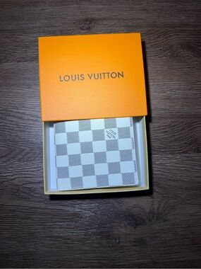 Louis Vuitton Damier Azur Bi-Fold Wallet - White & Light Gray